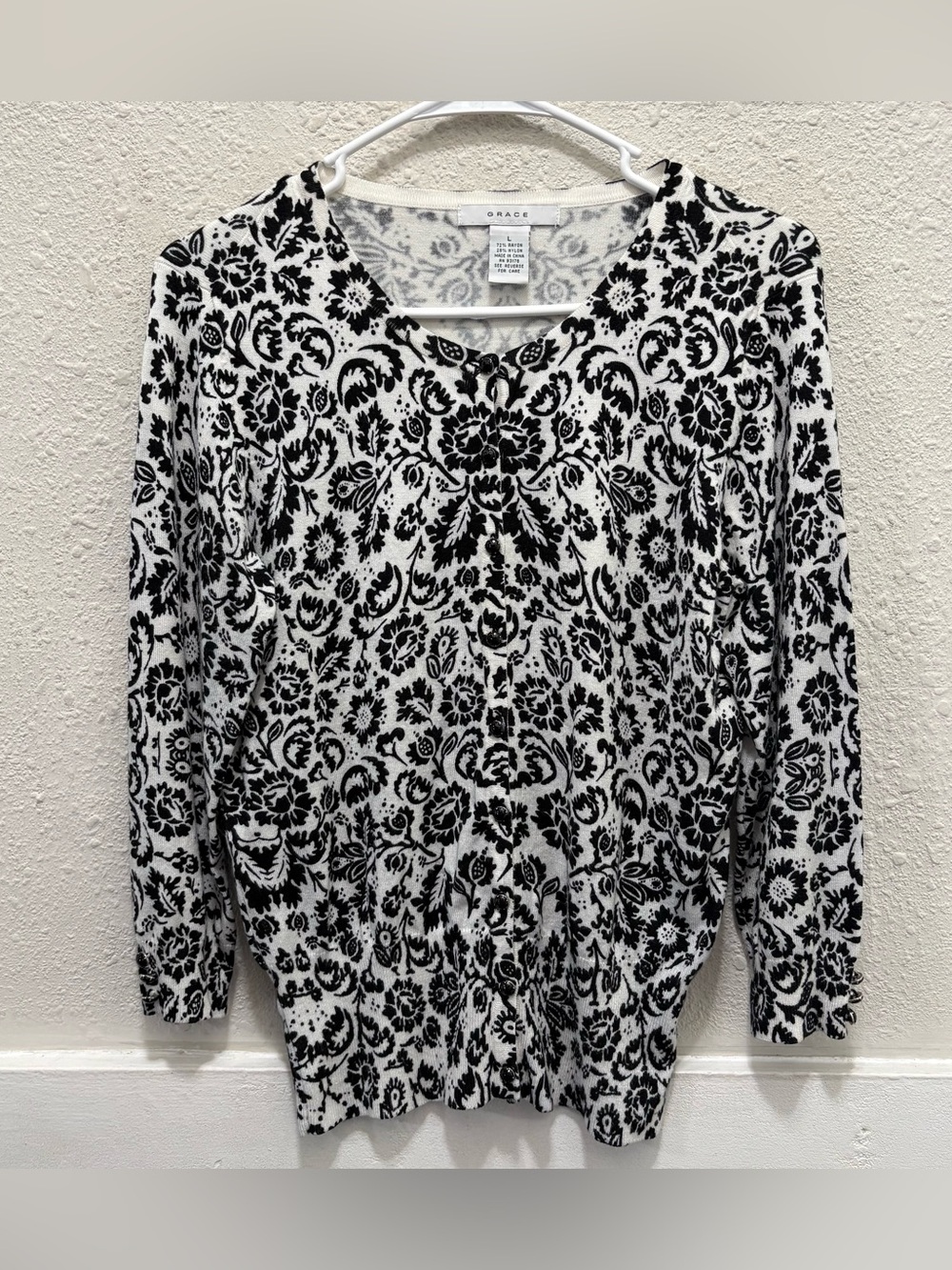 Grace Black and White Pattern Cardigan Size Large
